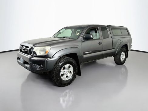 Used 2013 Toyota Tacoma 4x4 Access Cab V6 w/ SR5 Pkg image 4