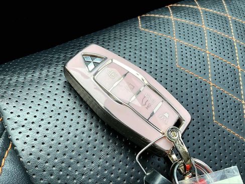 Used 2022 Mitsubishi Outlander SEL image 14