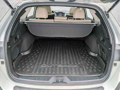 Used 2023 Subaru Outback Limited image 6
