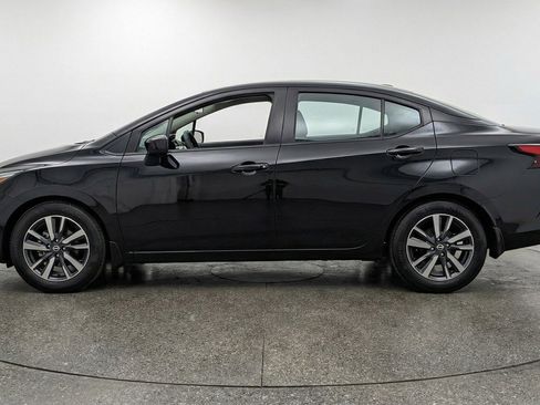 Used 2025 Nissan Versa SV image 3