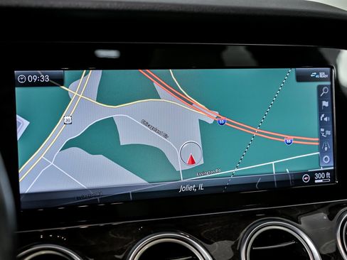 Used 2019 Mercedes-Benz E 300 4MATIC image 33