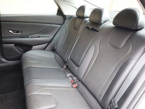 Used 2023 Hyundai Elantra Limited FWD image 21