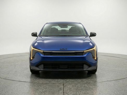 Used 2025 Kia K4 FWD image 2