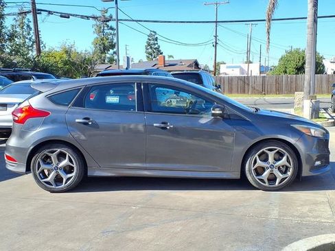 Used 2016 Ford Focus ST FWD image 6