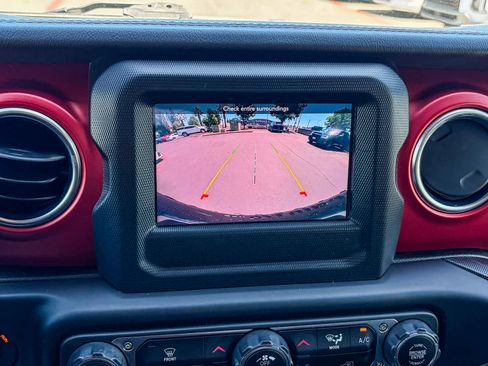 Used 2021 Jeep Wrangler Unlimited Rubicon AWD/4WD image 23