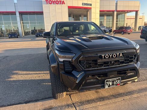 Used 2025 Toyota Tacoma TRD Pro AWD/4WD image 6