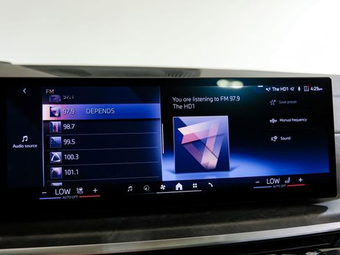Used 2025 BMW X7 xDrive40i AWD/4WD image 37