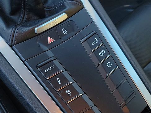 Certified 2018 Porsche 718 Cayman image 30