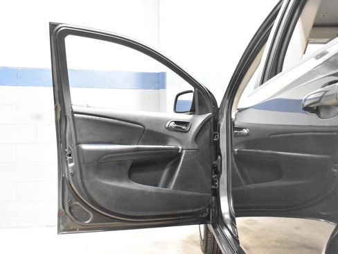 Used 2018 Dodge Journey SE w/ Popular Equipment Group image 10