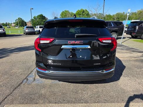 Used 2024 GMC Terrain SLT AWD/4WD image 3
