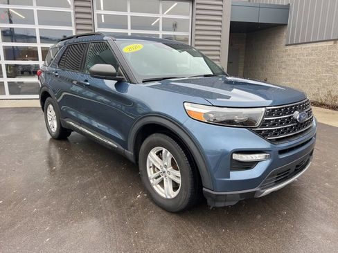 Used 2020 Ford Explorer XLT w/ Equipment Group 202A image 3