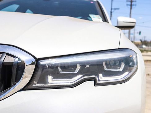 Used 2022 BMW 330i Sedan w/ Premium Package 2 RWD image 9