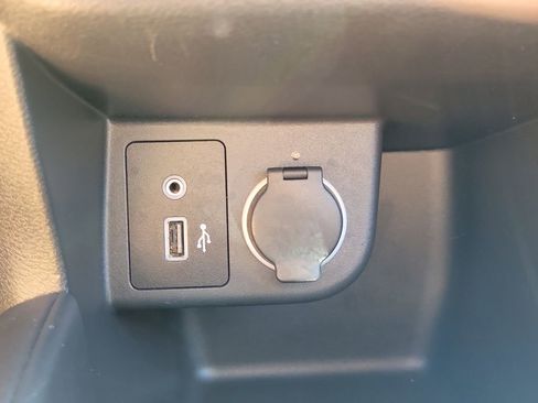 Used 2022 Nissan Kicks S FWD image 14