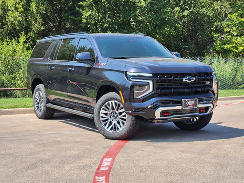 New 2026 Chevrolet Suburban Z71 w/ Comfort Package image 2