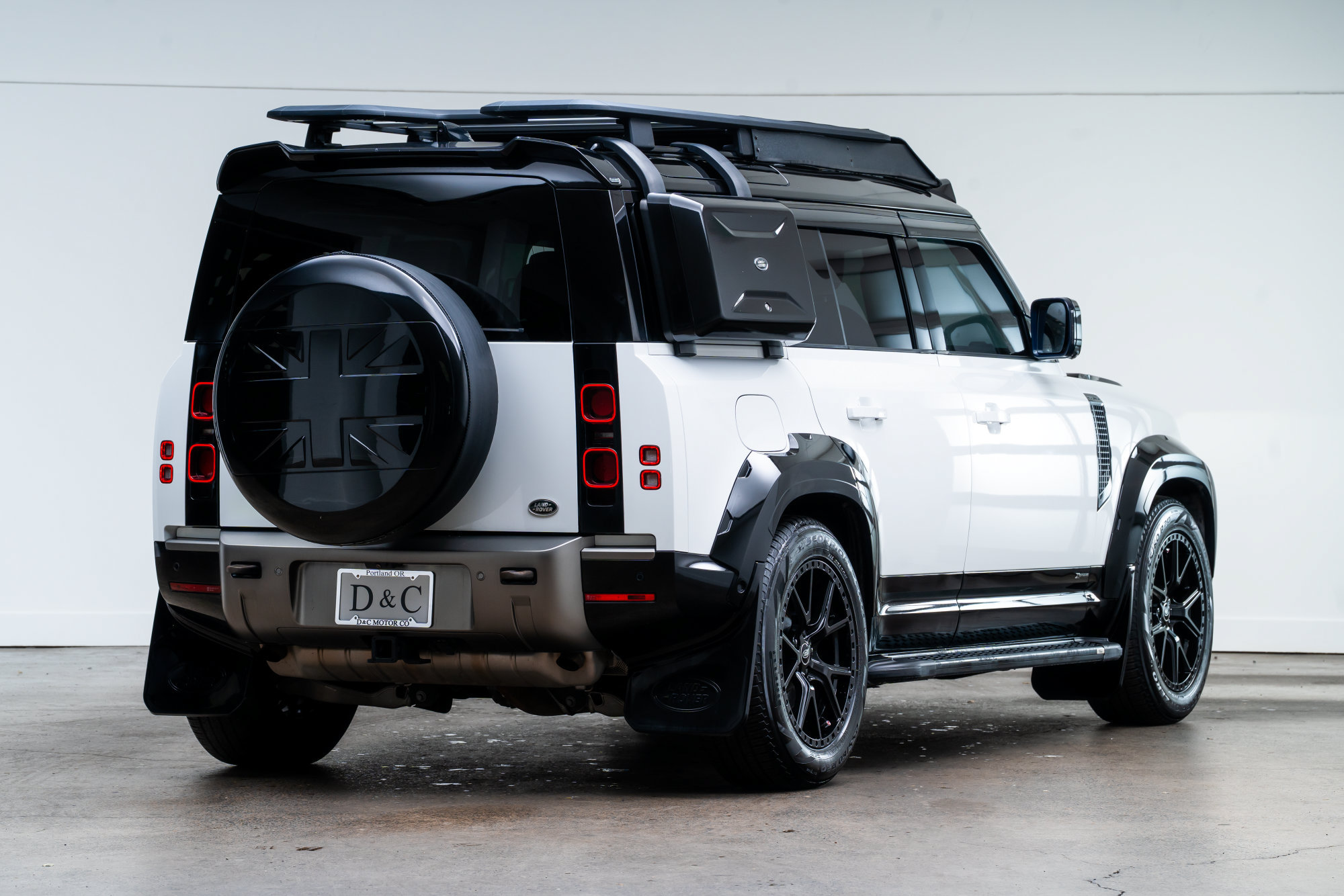Used 2021 Land Rover Defender 110 X-Dynamic HSE AWD/4WD image 7