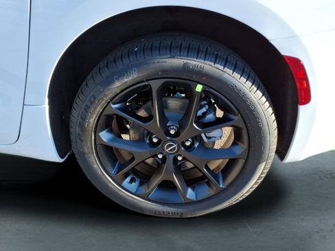 New 2026 Chrysler Pacifica Select w/ S Appearance Package AWD/4WD image 8