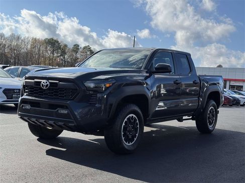 Used 2024 Toyota Tacoma TRD Off-Road image 24