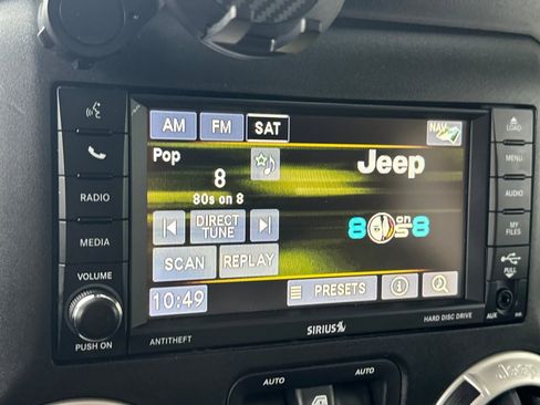 Used 2017 Jeep Wrangler Unlimited Sahara w/ Connectivity Group image 15