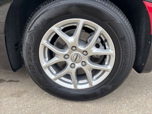 Used 2025 Chrysler Pacifica Select image 27