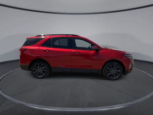 Used 2023 Chevrolet Equinox RS w/ RS Leather Package FWD image 9
