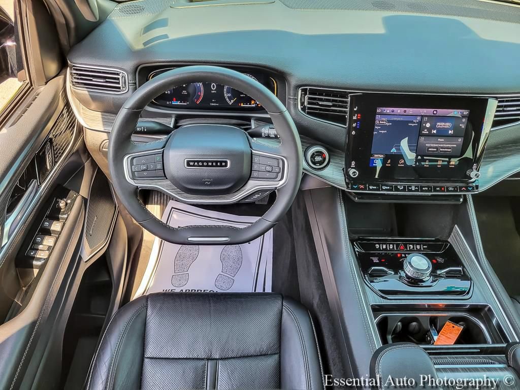 Used 2024 Jeep Wagoneer Series III AWD/4WD image 13