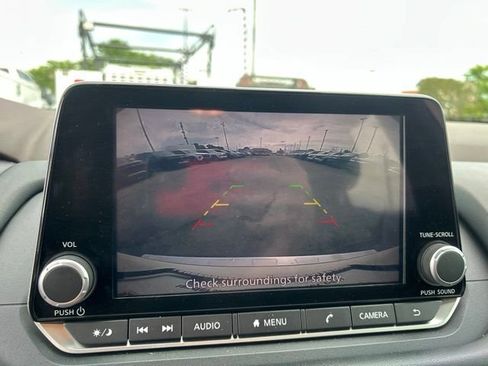 Used 2022 Nissan Rogue SV FWD image 21