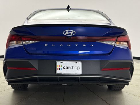 Used 2025 Hyundai Elantra Sport FWD image 4