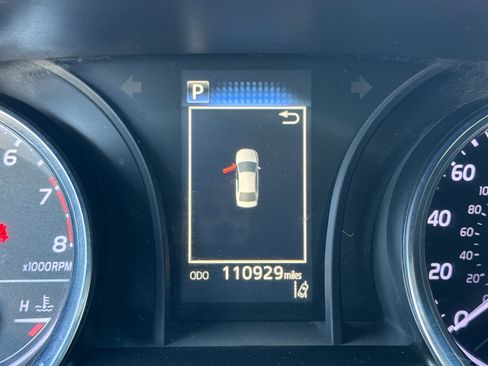 Used 2019 Toyota Camry LE image 29