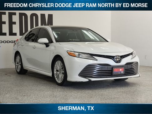 Used 2018 Toyota Camry XLE w/ Driver Assist Package image 2