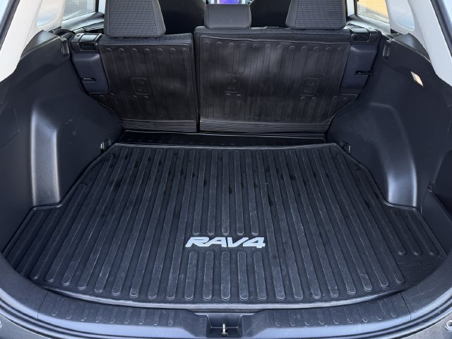 Used 2024 Toyota RAV4 LE FWD image 26