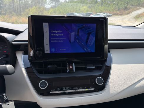 Used 2023 Toyota Corolla LE image 27