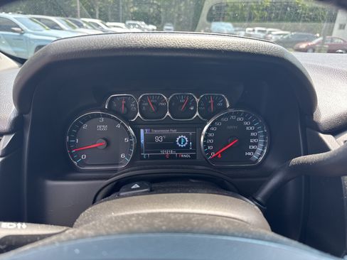 Used 2018 Chevrolet Suburban Premier AWD/4WD image 10
