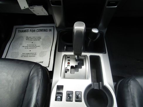 Used 2011 Toyota 4Runner SR5 w/ Premium Pkg w/Leather AWD/4WD image 26