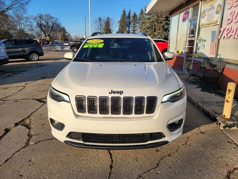 Used 2019 Jeep Cherokee High Altitude image 2
