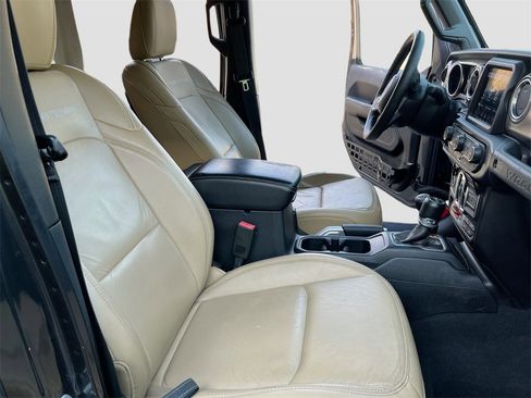 Used 2018 Jeep Wrangler Unlimited Rubicon image 29