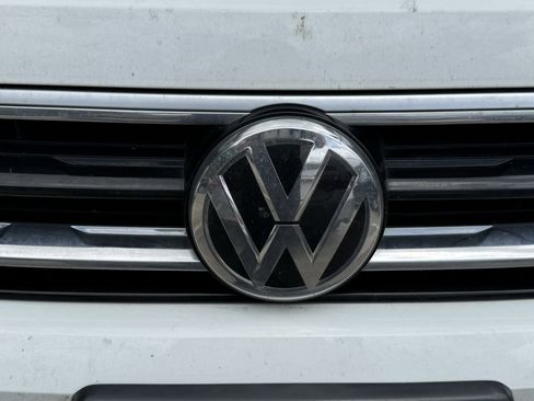 Used 2021 Volkswagen Tiguan SE R-Line FWD image 8