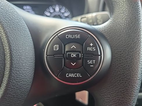 Used 2022 Kia Soul LX w/ Technology Package FWD image 17