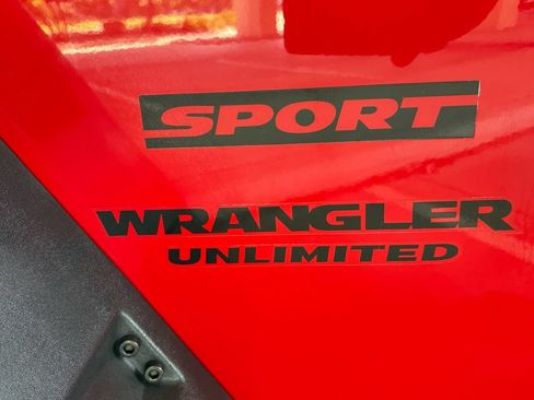 Used 2014 Jeep Wrangler Unlimited Sport w/ Quick Order Package 24S AWD/4WD image 10