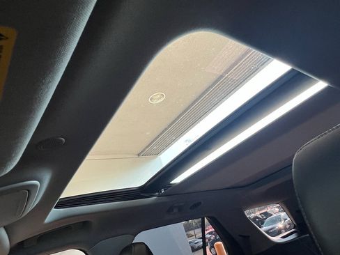 Used 2023 Ford Explorer XLT w/ Equipment Group 202A RWD image 33