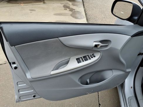 Used 2010 Toyota Corolla LE image 27