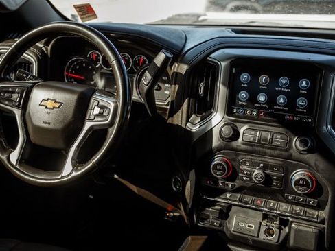 Used 2022 Chevrolet Silverado 2500 LTZ w/ LTZ Convenience Package image 18