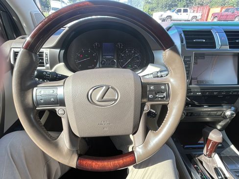 Used 2015 Lexus GX 460 w/ Premium Package AWD/4WD image 15