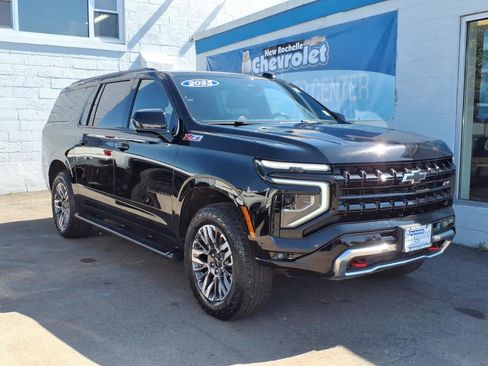 Used 2025 Chevrolet Suburban Z71 AWD/4WD image 1