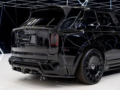 Used 2023 Rolls-Royce Cullinan image 14