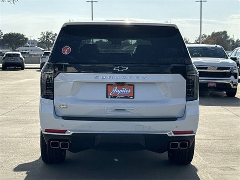 New 2026 Chevrolet Suburban High Country image 5