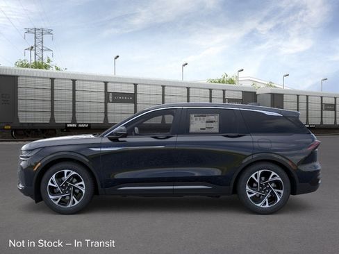 New 2026 Lincoln Nautilus Premier AWD/4WD image 3