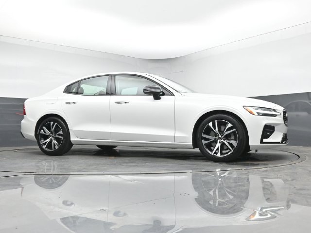 Used 2023 Volvo S60 B5 Core w/ Climate Package FWD image 32