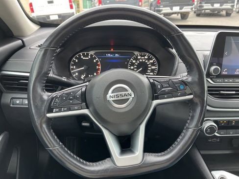 Used 2021 Nissan Altima 2.5 SV w/ SV Premium Package image 32