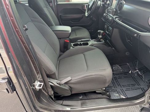 Used 2021 Jeep Wrangler Unlimited Sport AWD/4WD image 29