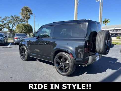 Used 2024 Land Rover Defender 90 X-Dynamic SE image 4